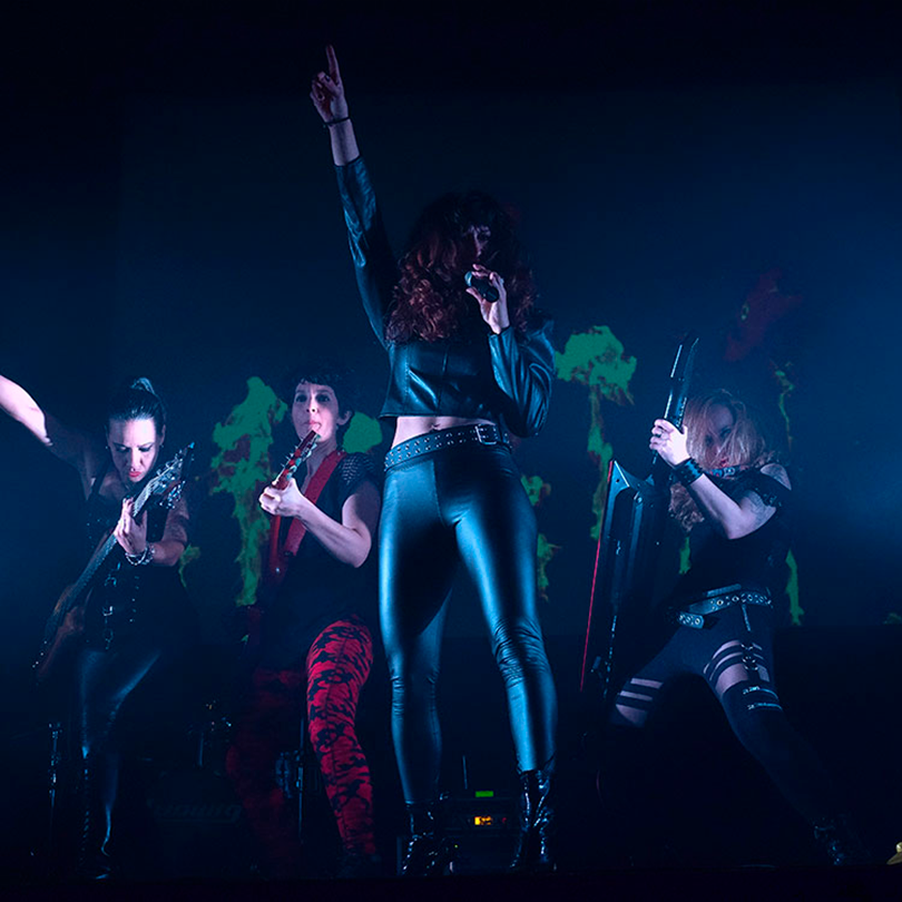 ROCKING GIRLS